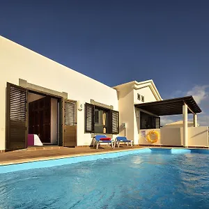 villa-los-charcones.in-canary-islands.com/